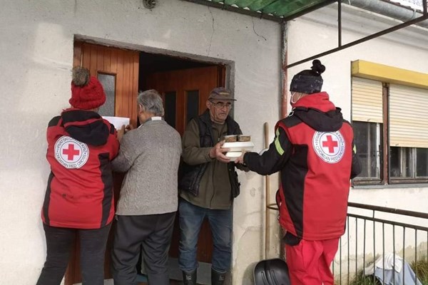 Hrvatski Crveni križ ispomoć je jedinicama lokalne samouprave u dostavi toplih obroka